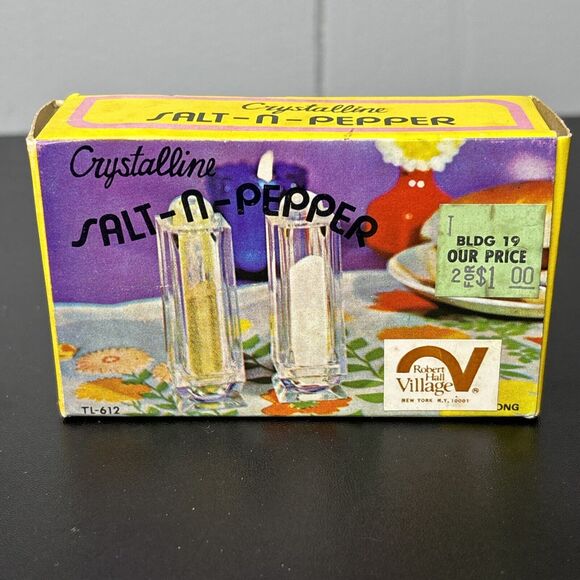 VINTAGE CRYSTALLINE SALT-N-PEPPER SHAKERS SET WITH ORIGINAL BOX HONG KONG RETRO - Picture 7 of 9
